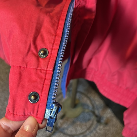 VINTAGE 80s Van Heusen Red Windbreaker Jacket with Striped Lining - Picture 7 of 12